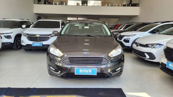 FORD FOCUS 2.0 TITANIUM 16V FLEX 4P POWERSHIFT FORD FOCUS 2.0 TITANIUM 16V FLEX 4P POWERSHIFT